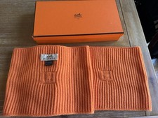 Sciarpa infinito HERMES in maglia di cashmere arancione made in Scotland