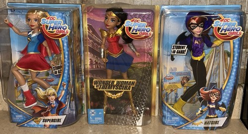 Tre action figure super - action,