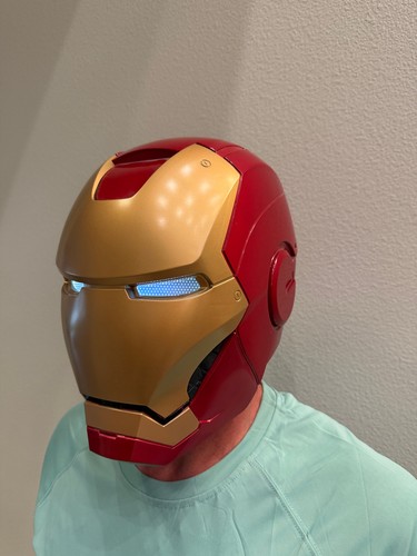 Casco cosplay illuminato