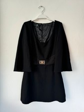 Abito con scollo rotondo