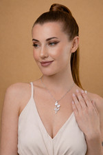 Collana con ciondolo fiore