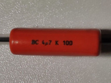 6X Condensatori poliestere rivestiti resina epossidica 4,7uF 100VL, NUOVI (NOS)