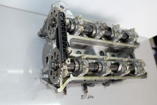 Testa cilindro con valvole e 2