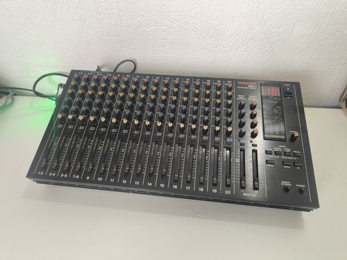 Table mixage tascam mm1 - table,