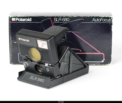 Polaroid slr 680 - polaroid, a