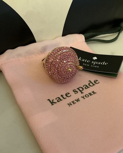 Anello nuovo con etichette