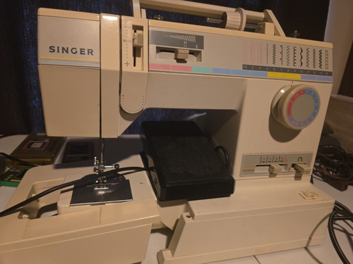 Singer sewing machine - singer,