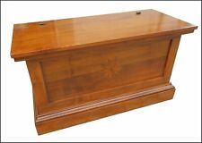 Cassapanca artigianale in noce nazionale massello  con intarsio in ciliegio