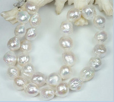 Collana di perle bianche