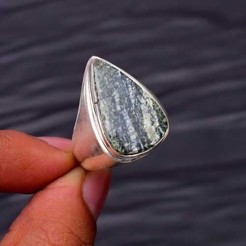 Pietra preziosa opale svizzero