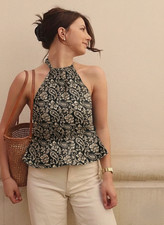 Top in pura seta con scollo a