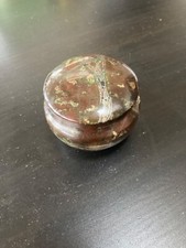 Barattolo e coperchio con