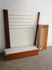 mobili negozio con pannelli