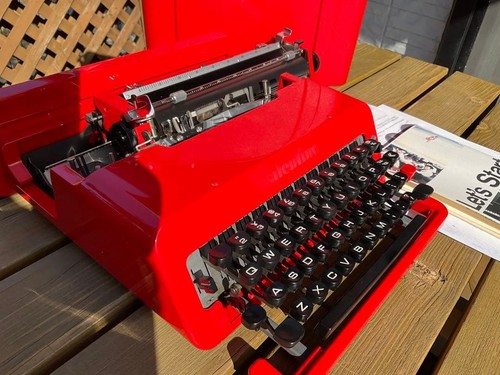 Macchina scrivere olivetti - da,