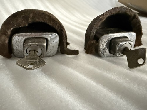 Pulsanti apertura porte - , con