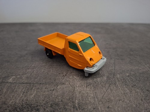 Corgi juniors reliant tw9 - corgi,