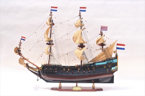 Modellino nave mercantile