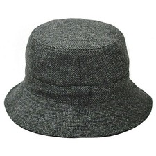 Cappello a secchiello a spina
