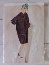 Figurino di moda anni 50-60 disengato e colorato a mano con cartamodello