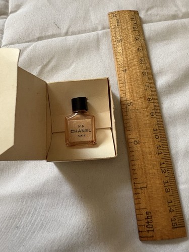 Chanel perfume miniature - #5,