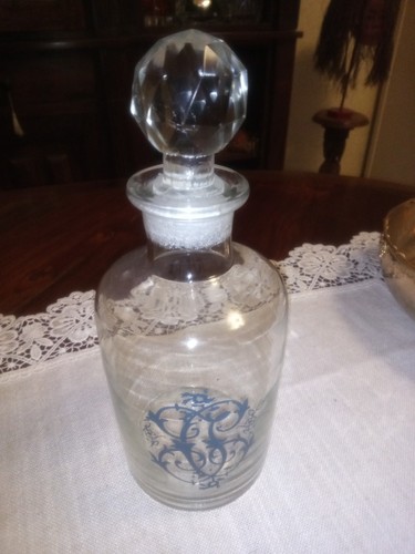 Antica bottiglia vetro con - in,