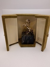 Cavallo In argento 800 Placcato Oro Su Base In Onice 105AR