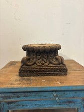 Antico sgabello da giardino