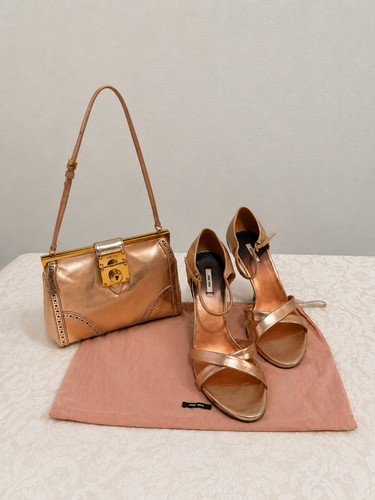 Splendidi sandali miu - miu, oro