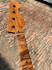 4 corde 20 tasti manico basso