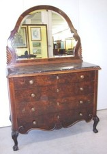 Como stile chippendale italiano.