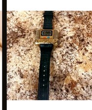 Robot watch - "robot, watch"