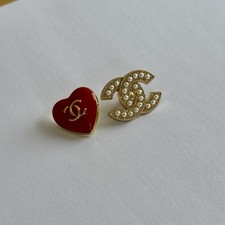 Lot De 2 Boutons Chanel 