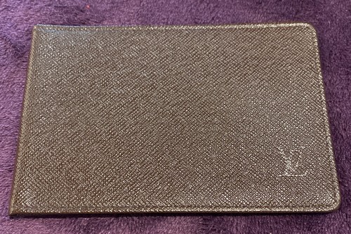 Louis vuitton taiga porta - taiga,