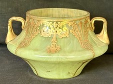 BEAU VASE REHAUSSE OR LOETZ