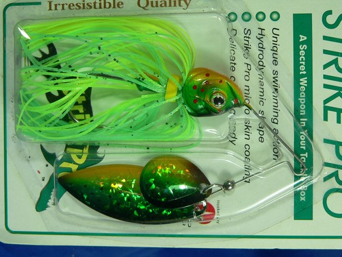 Spinnerbait buzz bait strike - spinnerbait,
