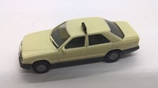 Herpa Mercedes MB 300 E W124 berlina avorio chiaro TAXI con targhetta tetto (30)