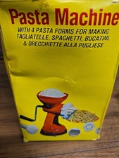 1984 Pasta Machine W /4 Pasta