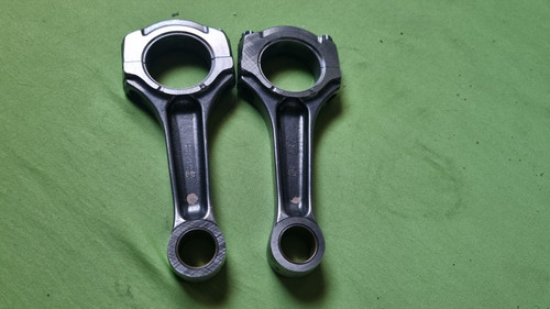 Coppia biellette motore ducati