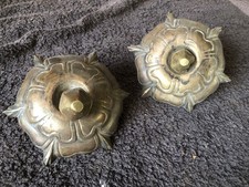 Coppia di antiche borchie in