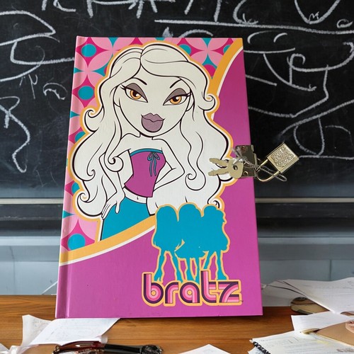 Bratz dolls 2004 - dolls,