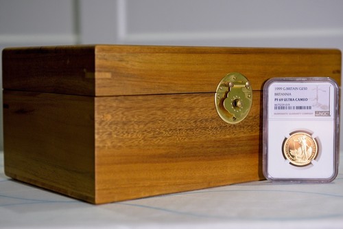Vetrina legno duro per ngc - vetrina,