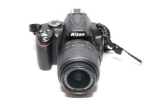 Nikon D3000 10,2MP Reflex + Obiettivo DX Nikkor 18-55mm G VR GARANZIA 1 ANNO