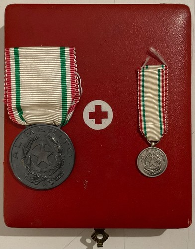 Merito croce rossa - croce, italiana