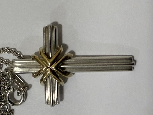 Collana con ciondolo croce