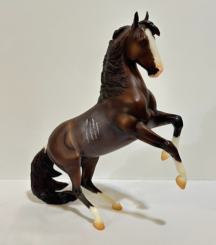 Breyer thornycroft 2021 - breyer,
