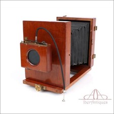 Antica macchina fotografica a