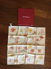 FOULARD PICCOLO FERRAGAMO PURA SETA 100% MIS. 46X46 NUOVO CON SCATOLA ORIGINALE