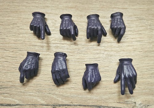 Scale purple gloved hands - scale,