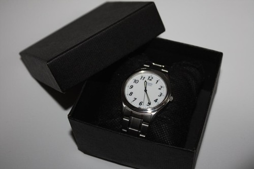 Quasi come nuovo orologio - nuovo],