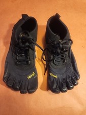 Vibram Men's FiveFingers V-Trek 19M7401 Shoe Black Size 8.5-9 